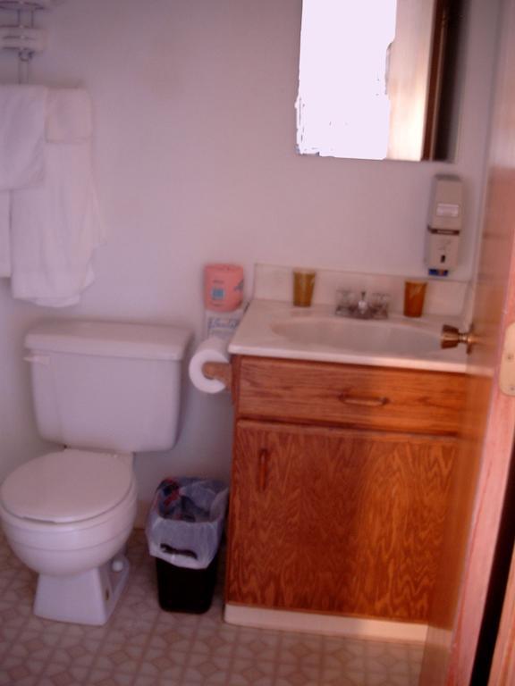 Cool City Motel Two Rivers Chambre photo