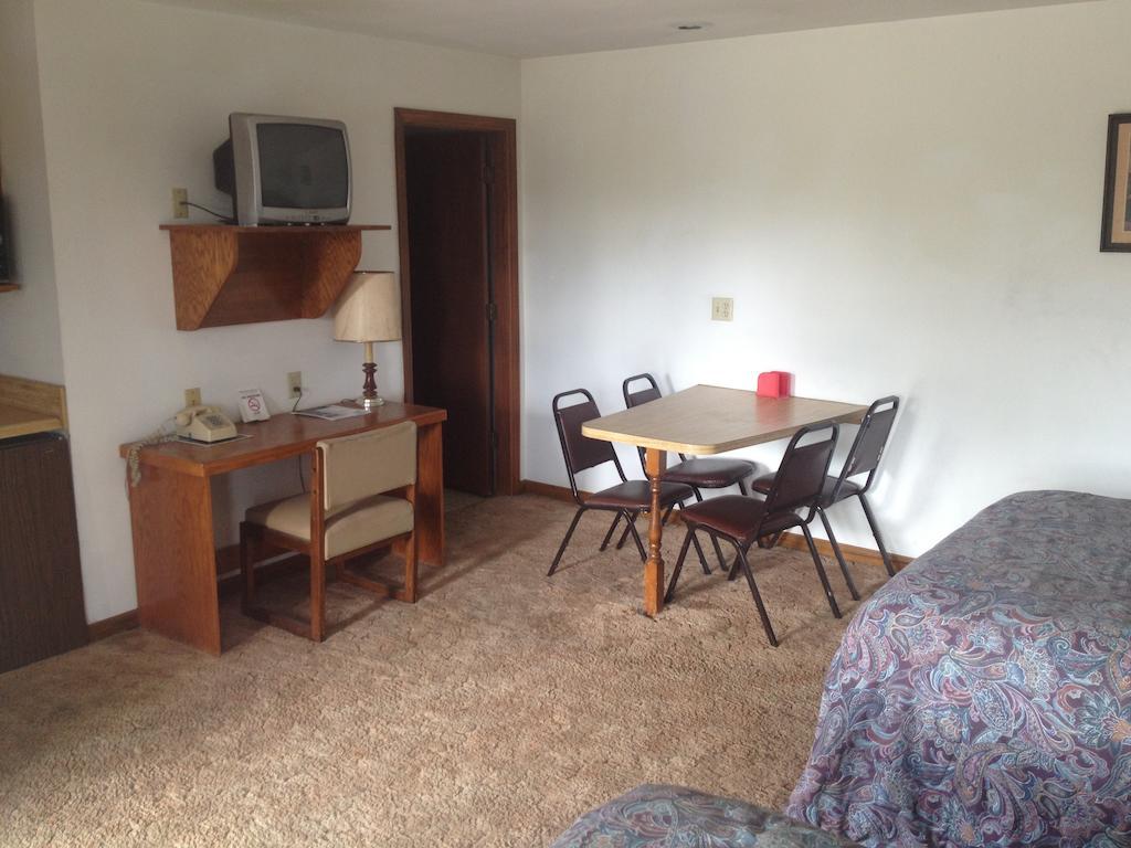 Cool City Motel Two Rivers Chambre photo